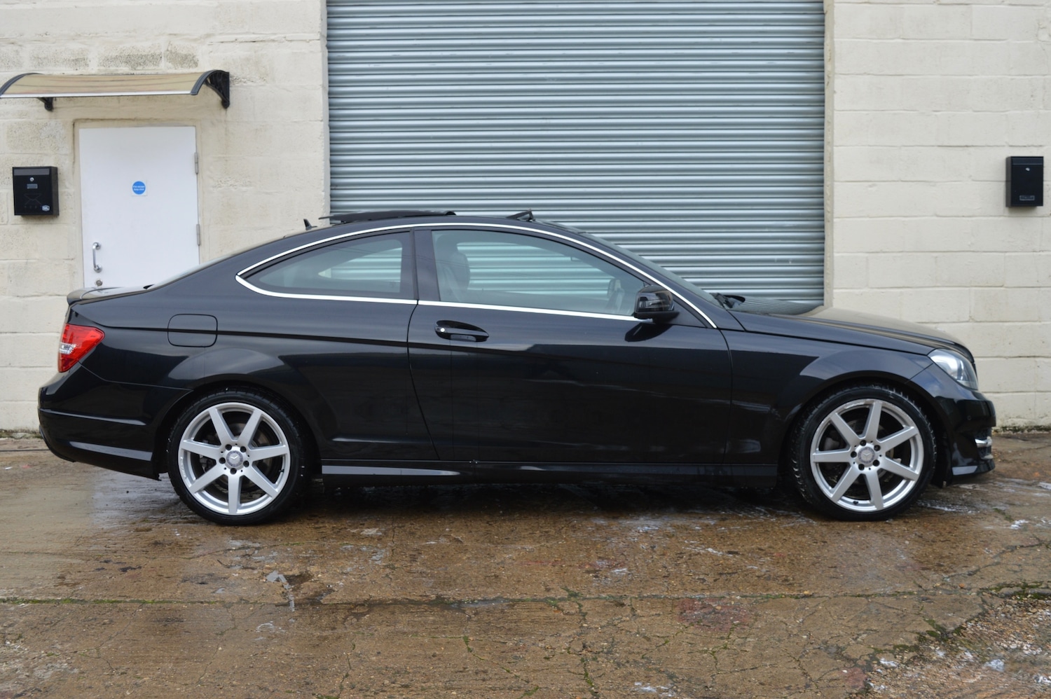 Used Mercedes-Benz C Class 2014 for sale - 76613652: Photo 4