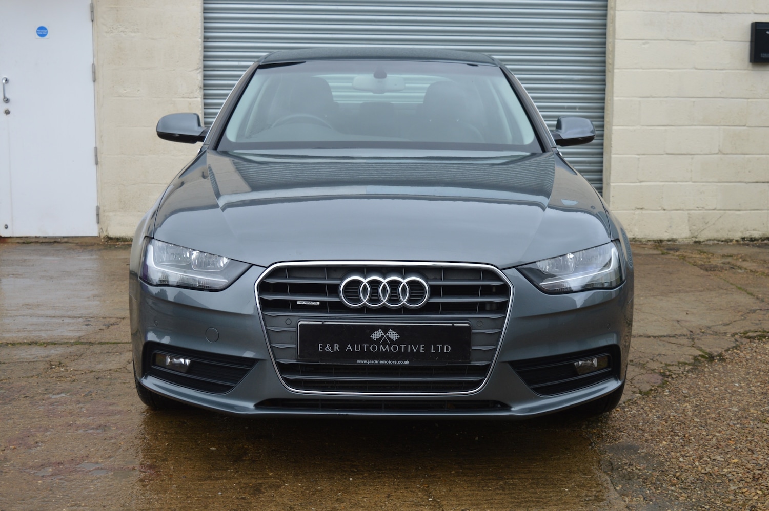 Used Audi A4 2014 for sale - 76536347: Photo 2