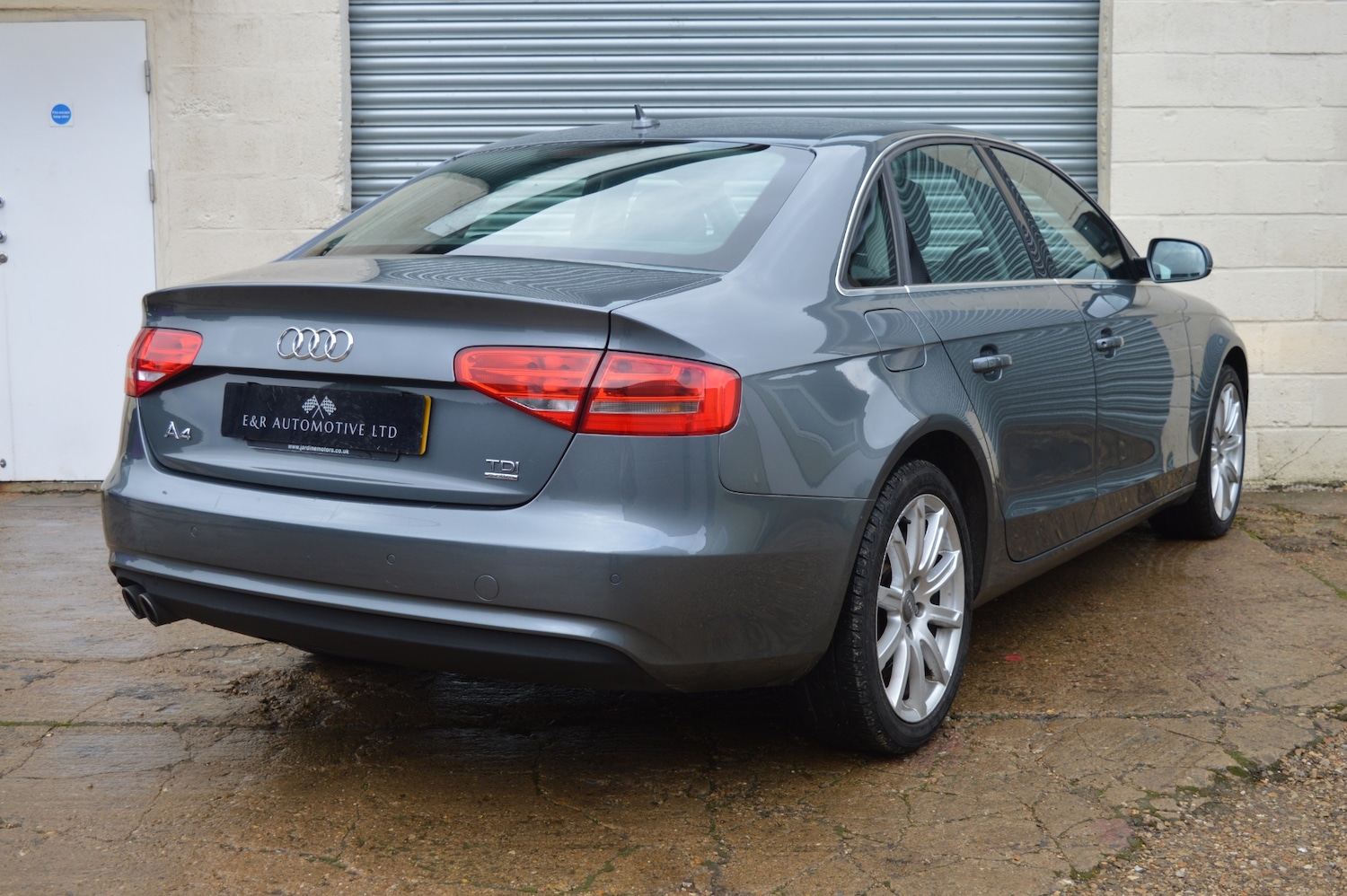 Used Audi A4 2014 for sale - 76536347: Photo 8