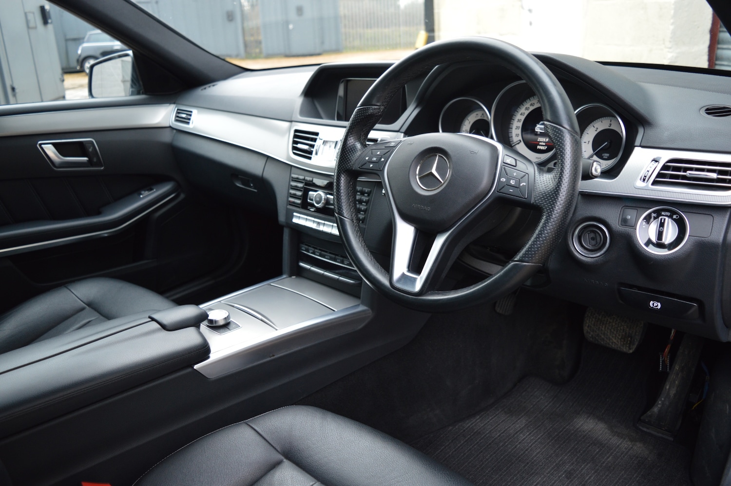 Used Mercedes-Benz E Class 2014 for sale - 77380800: Photo 10