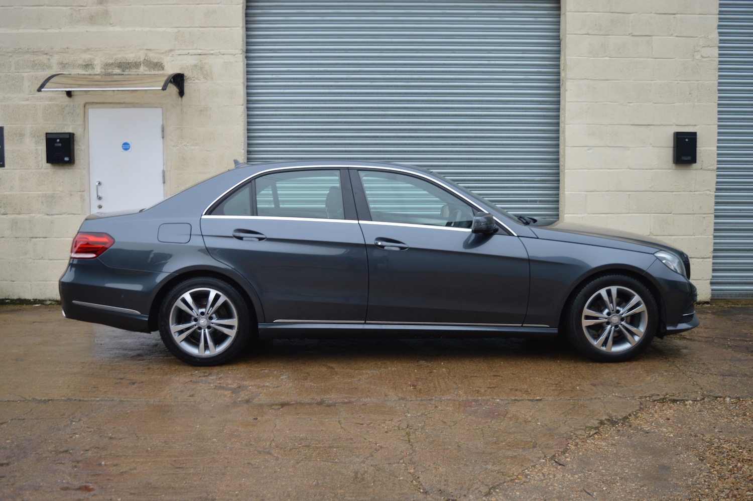 Used Mercedes-Benz E Class 2014 for sale - 77380800: Photo 4