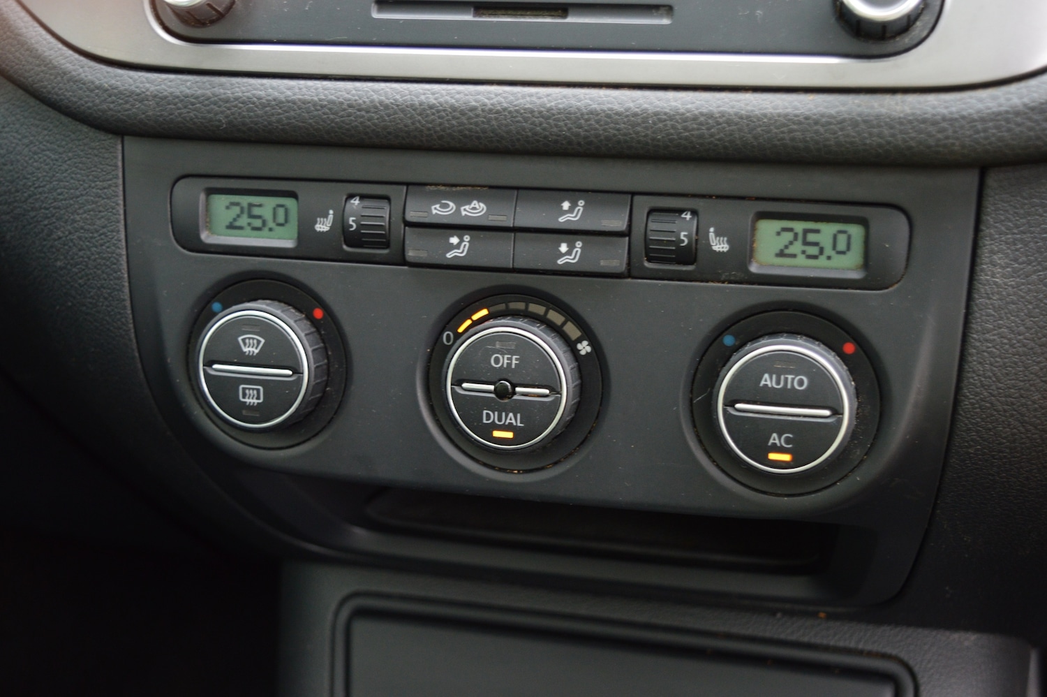 Used Volkswagen Tiguan 2009 for sale - 77776390: Photo 23