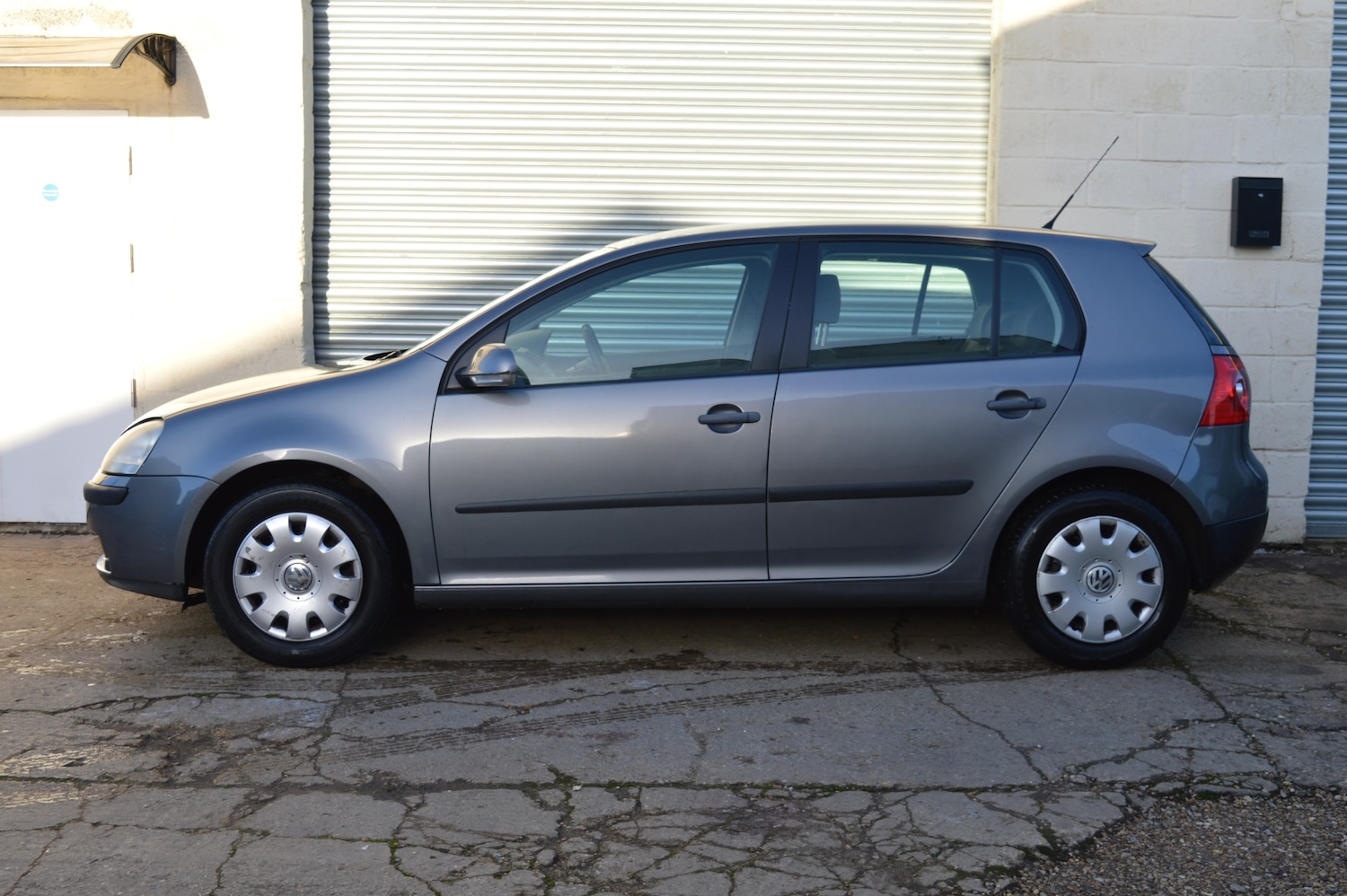 Used Volkswagen Golf 2005 for sale - 77001633: Photo 5