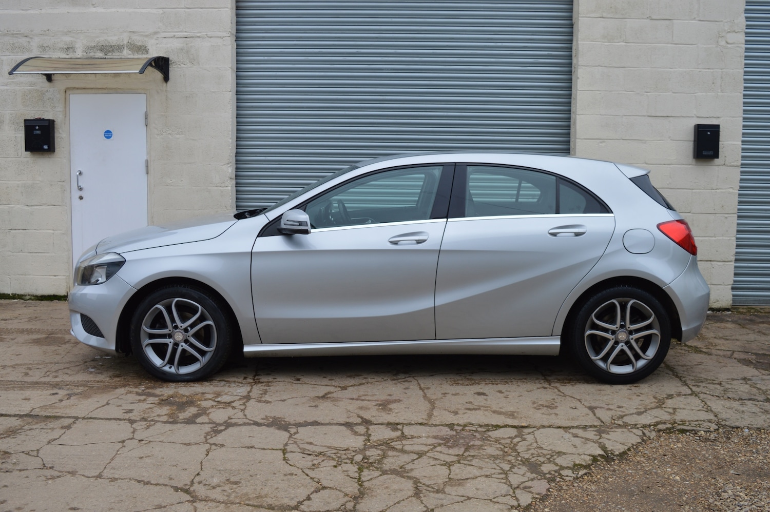 Used Mercedes-Benz A-Class 2014 for sale - 77404632: Photo 5