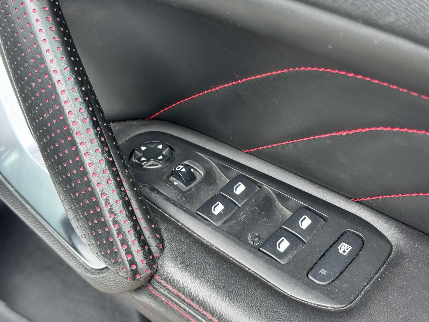 Used Peugeot 308 2015 for sale - 77128480: Photo 26