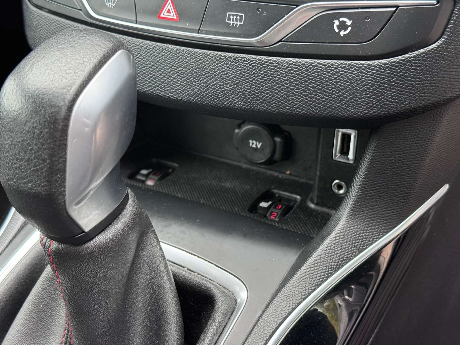 Used Peugeot 308 2015 for sale - 77128480: Photo 31