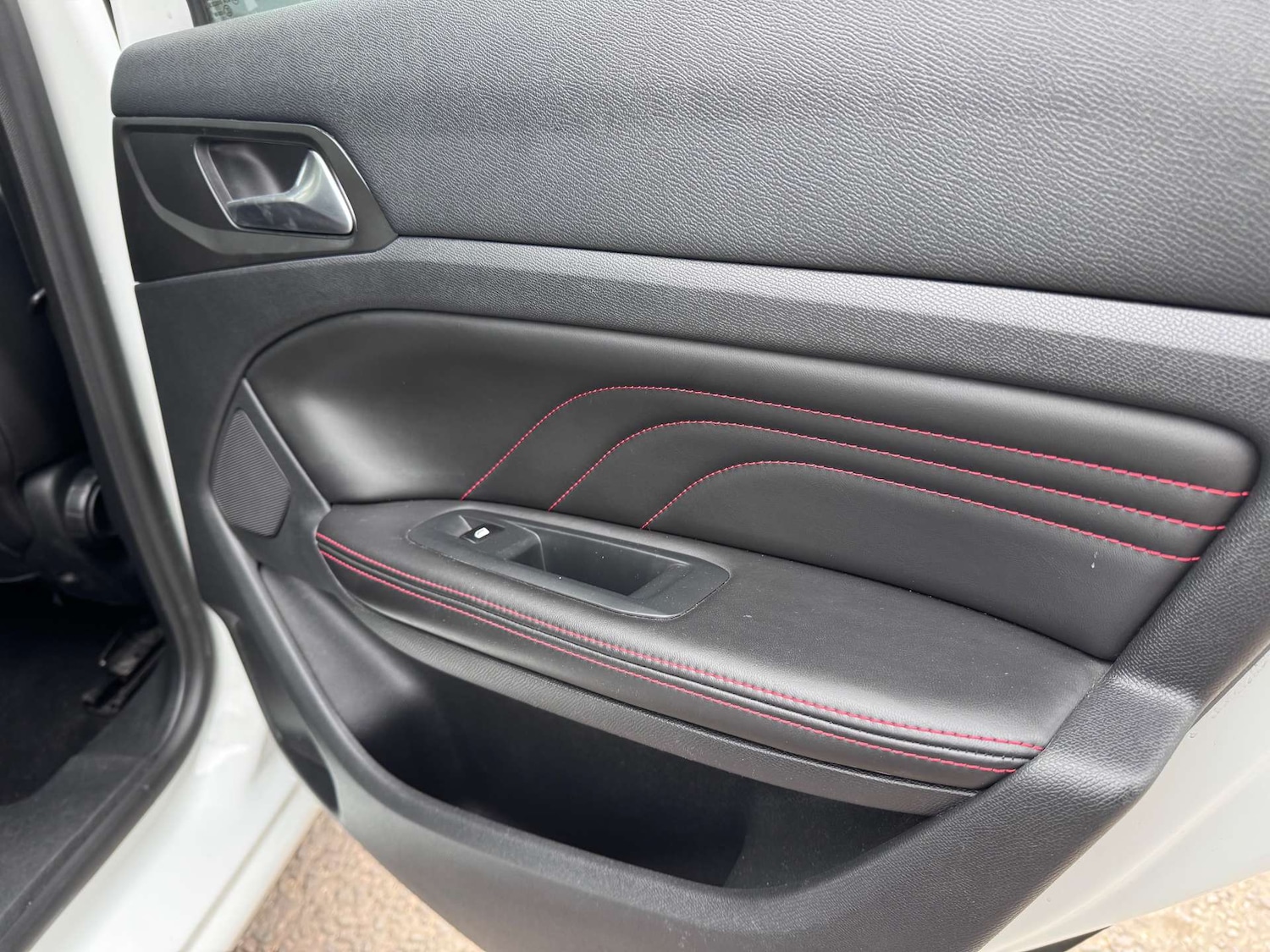 Used Peugeot 308 2015 for sale - 77128480: Photo 40