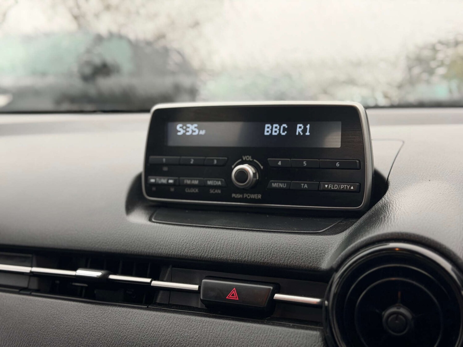 Used Mazda Mazda2 2015 for sale - 77128524: Photo 26