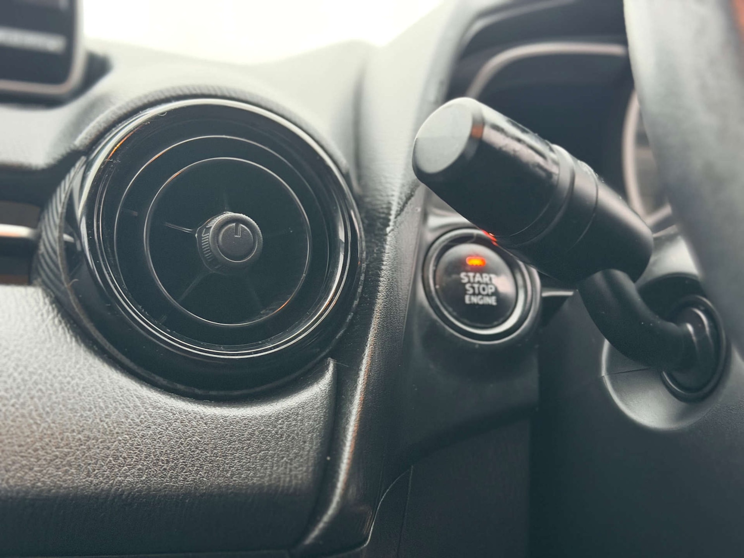 Used Mazda Mazda2 2015 for sale - 77128524: Photo 32