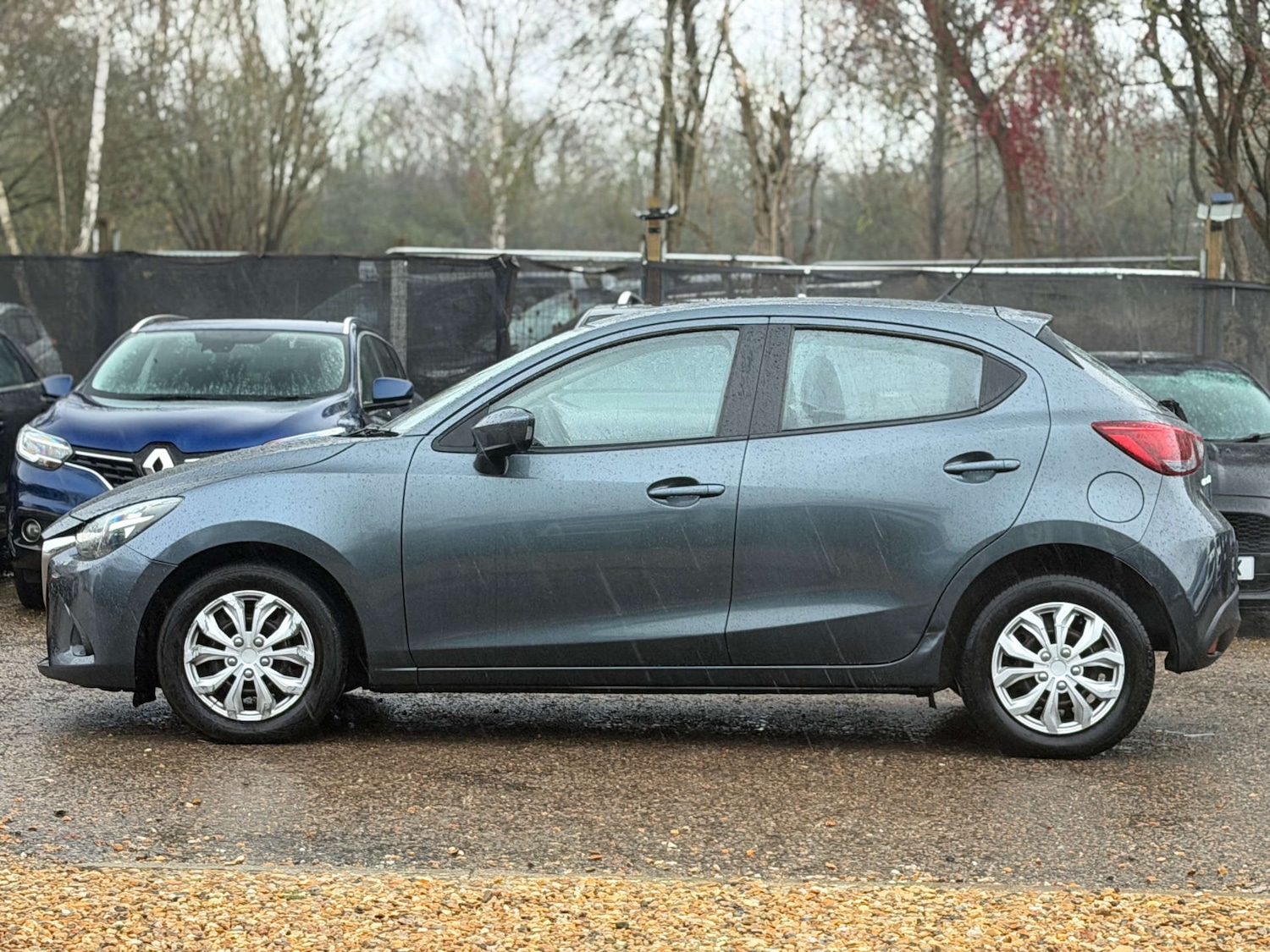 Used Mazda Mazda2 2015 for sale - 77128524: Photo 9
