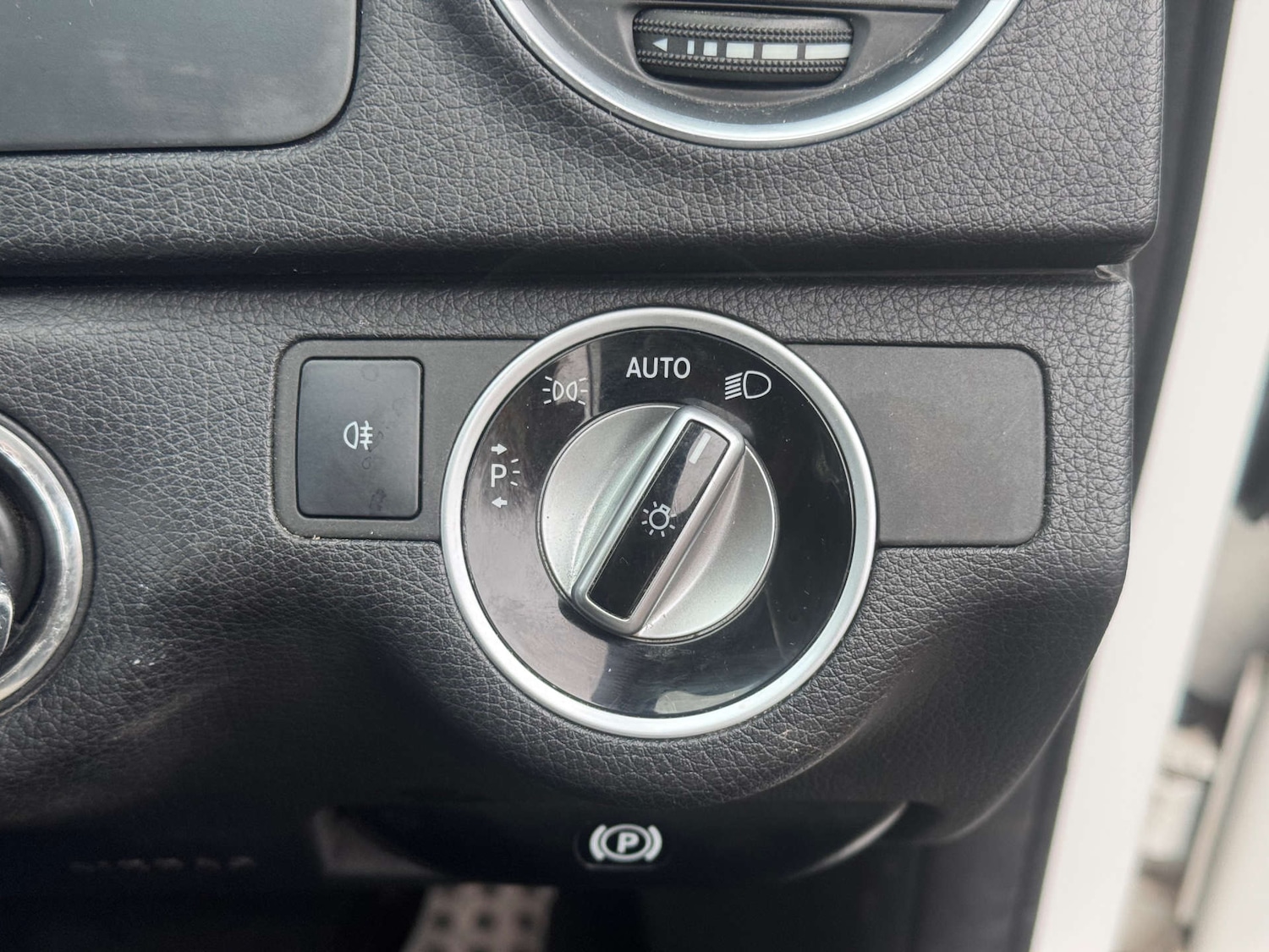 Used Mercedes-Benz C Class 2012 for sale - 77128501: Photo 23