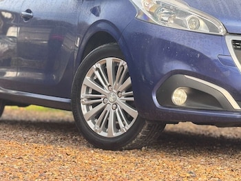 Used Peugeot 208 2017 for sale - 77128518: Photo