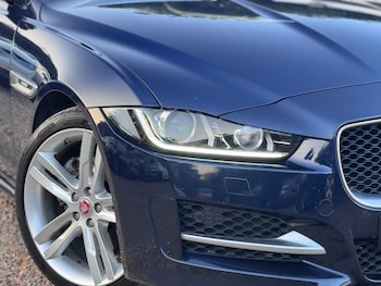 Used Jaguar XE 2018 for sale - 75032106: Photo