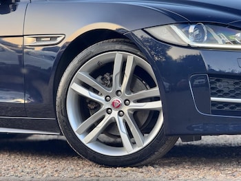 Used Jaguar XE 2018 for sale - 75032106: Photo