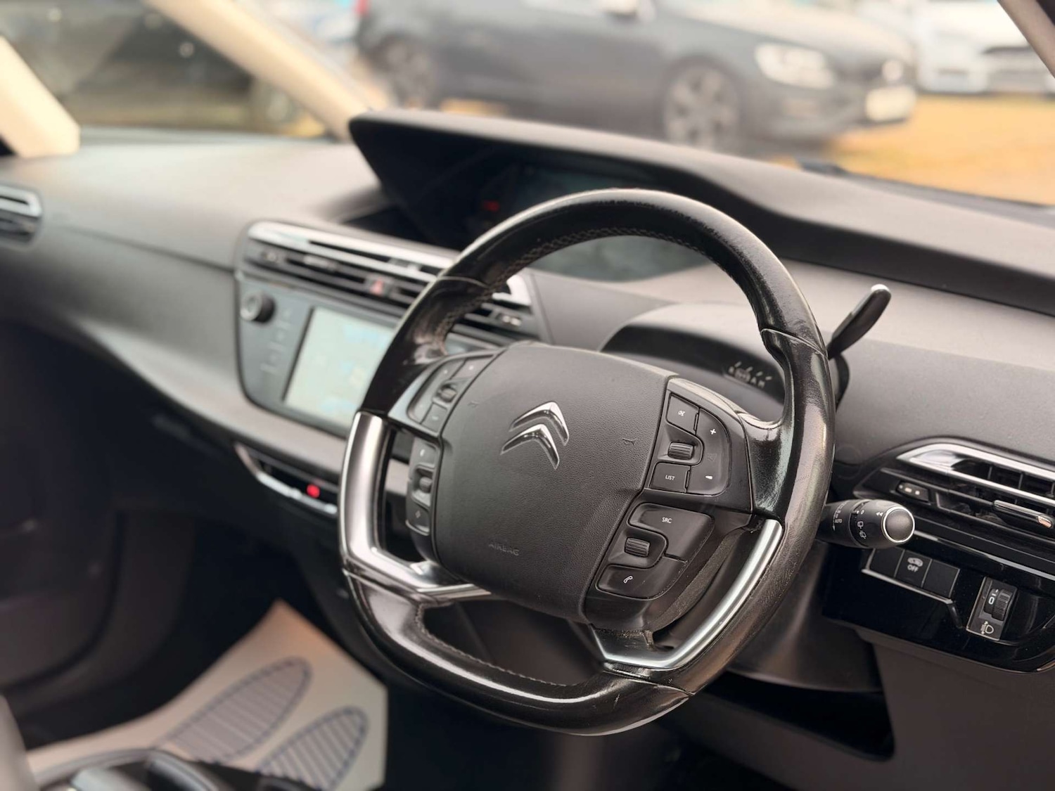 Used Citroen C4 Picasso 2015 for sale - 77578157: Photo 4