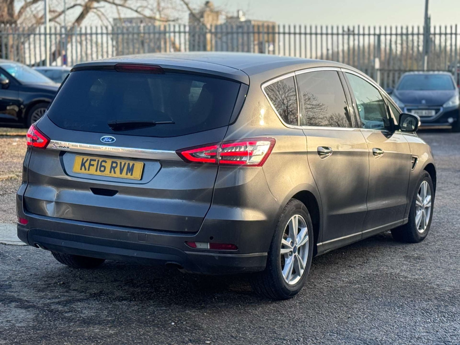 Used Ford S-Max 2016 for sale - 77128512: Photo 9