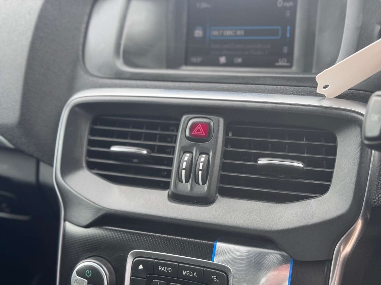 Used Volvo V40 2015 for sale - 77128475: Photo 25