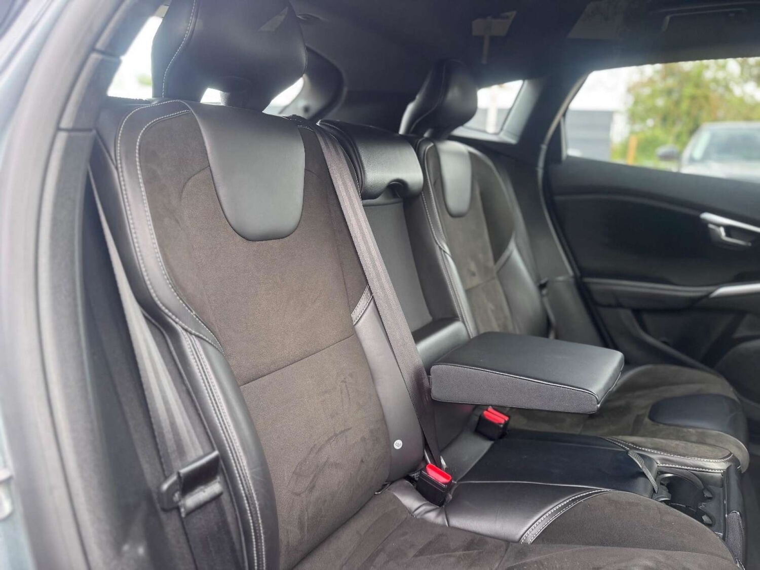 Used Volvo V40 2015 for sale - 77128475: Photo 33