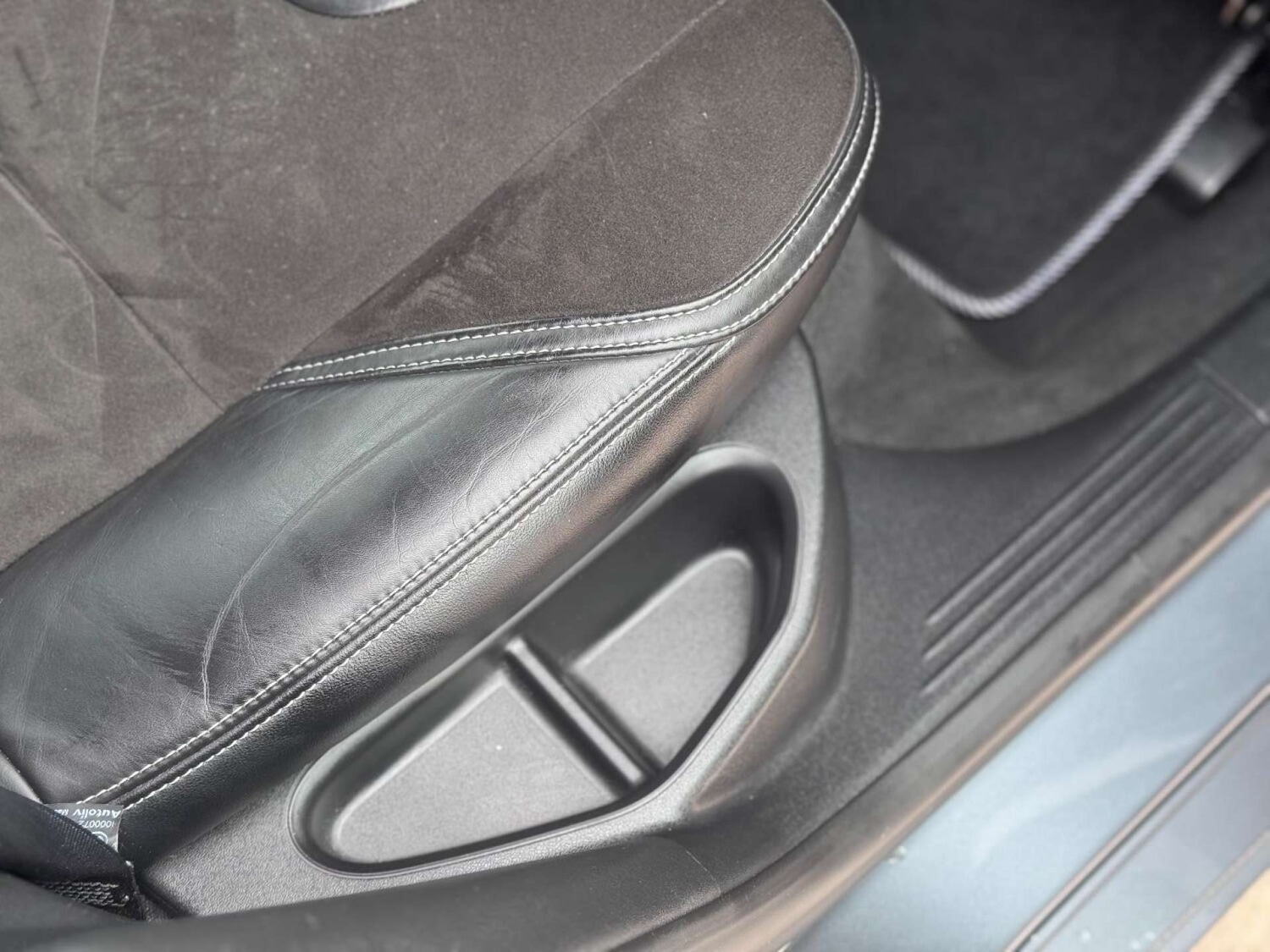 Used Volvo V40 2015 for sale - 77128475: Photo 37