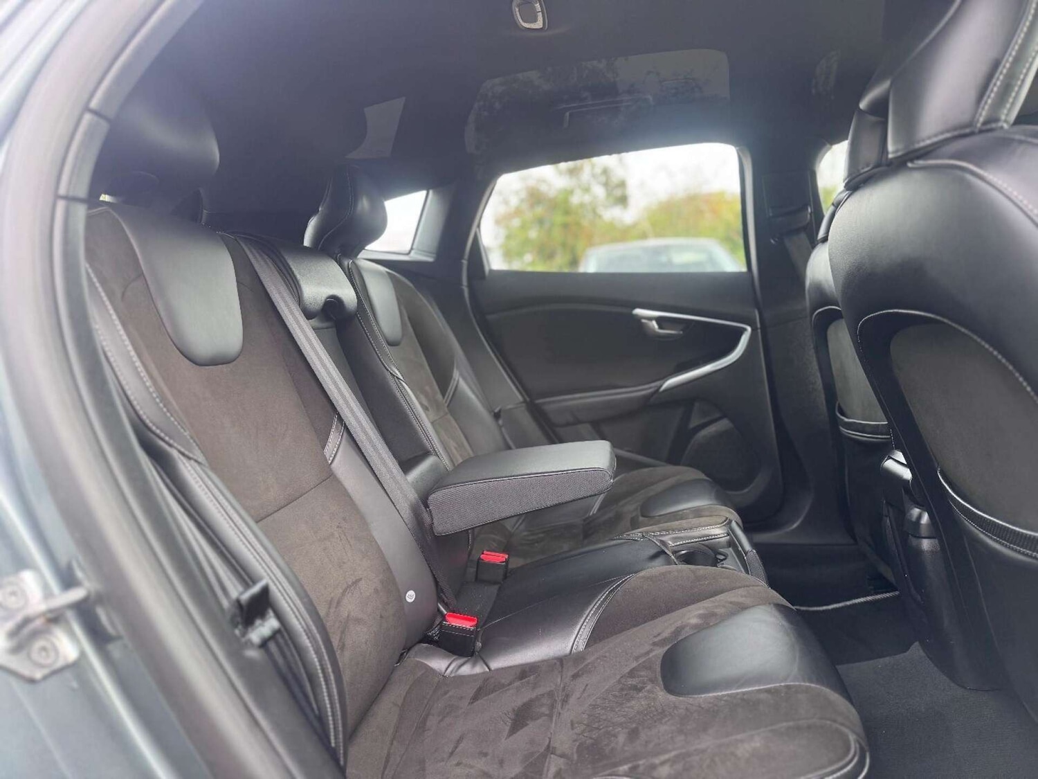 Used Volvo V40 2015 for sale - 77128475: Photo 39