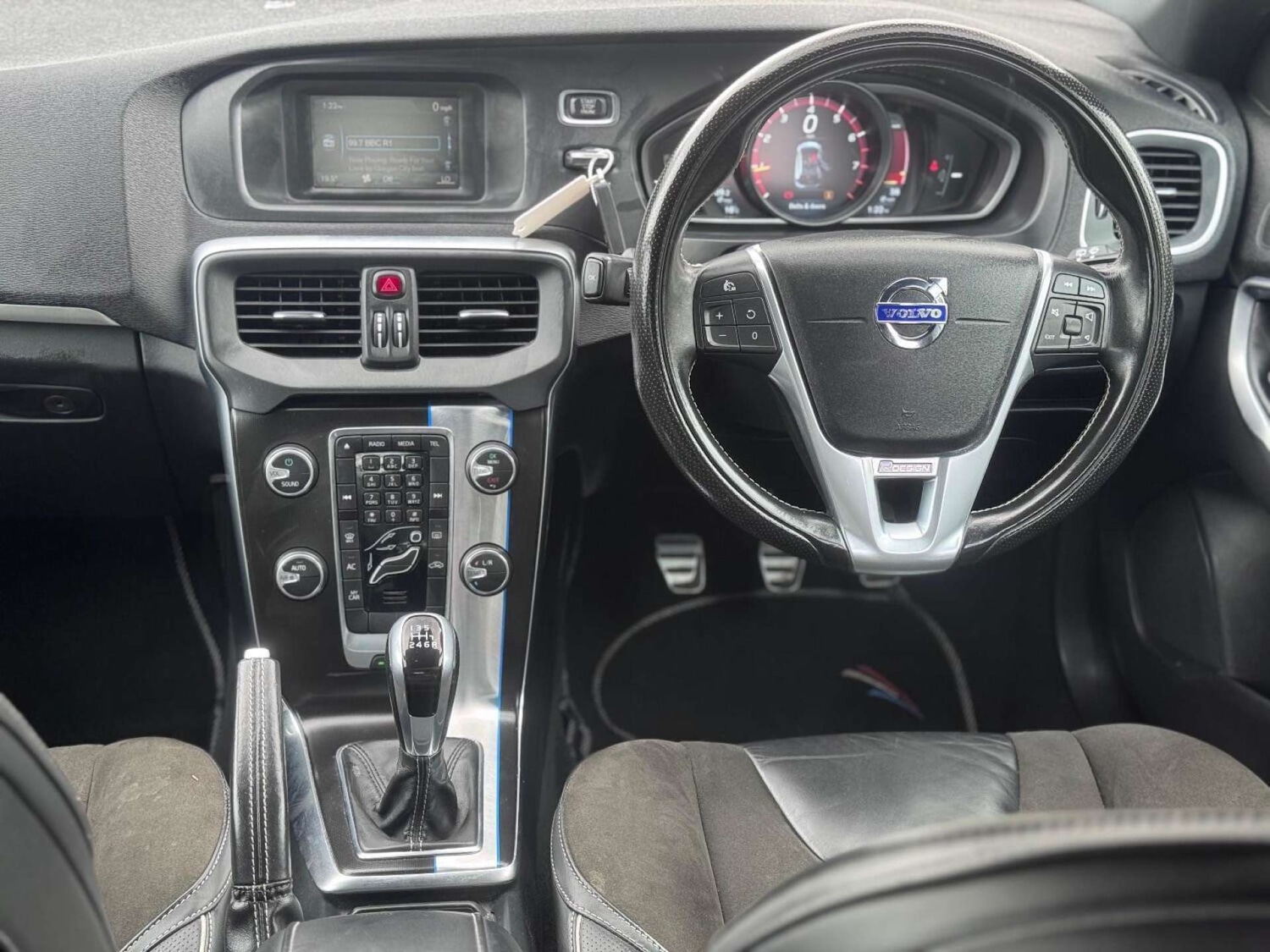 Used Volvo V40 2015 for sale - 77128475: Photo 40