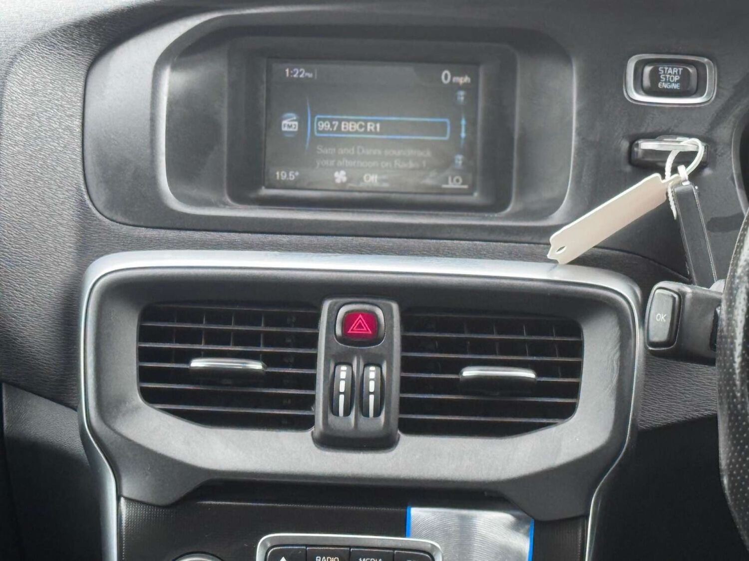 Used Volvo V40 2015 for sale - 77128475: Photo 44