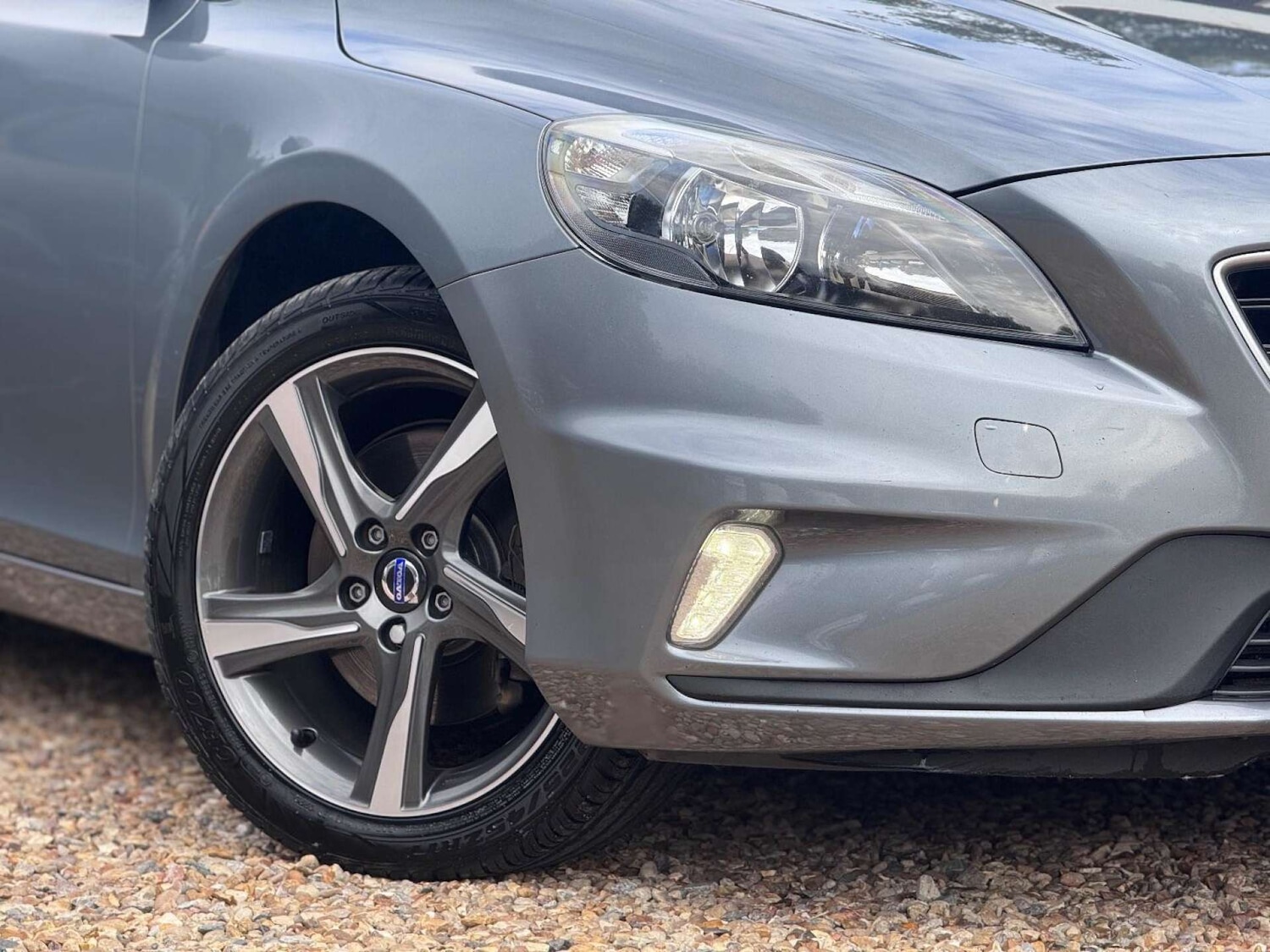 Used Volvo V40 2015 for sale - 77128475: Photo 5