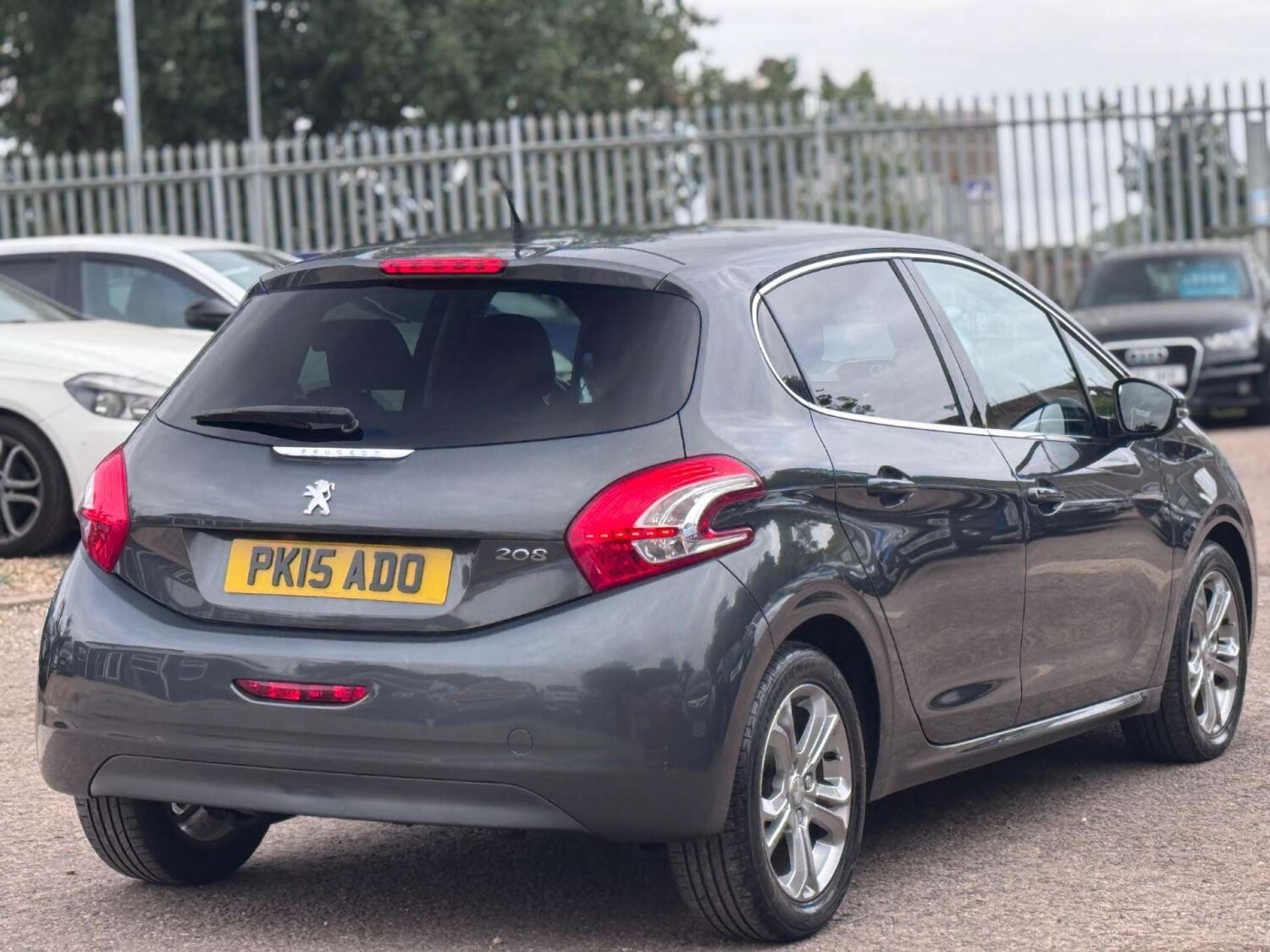 Used Peugeot 208 2015 for sale - 77128492: Photo 14