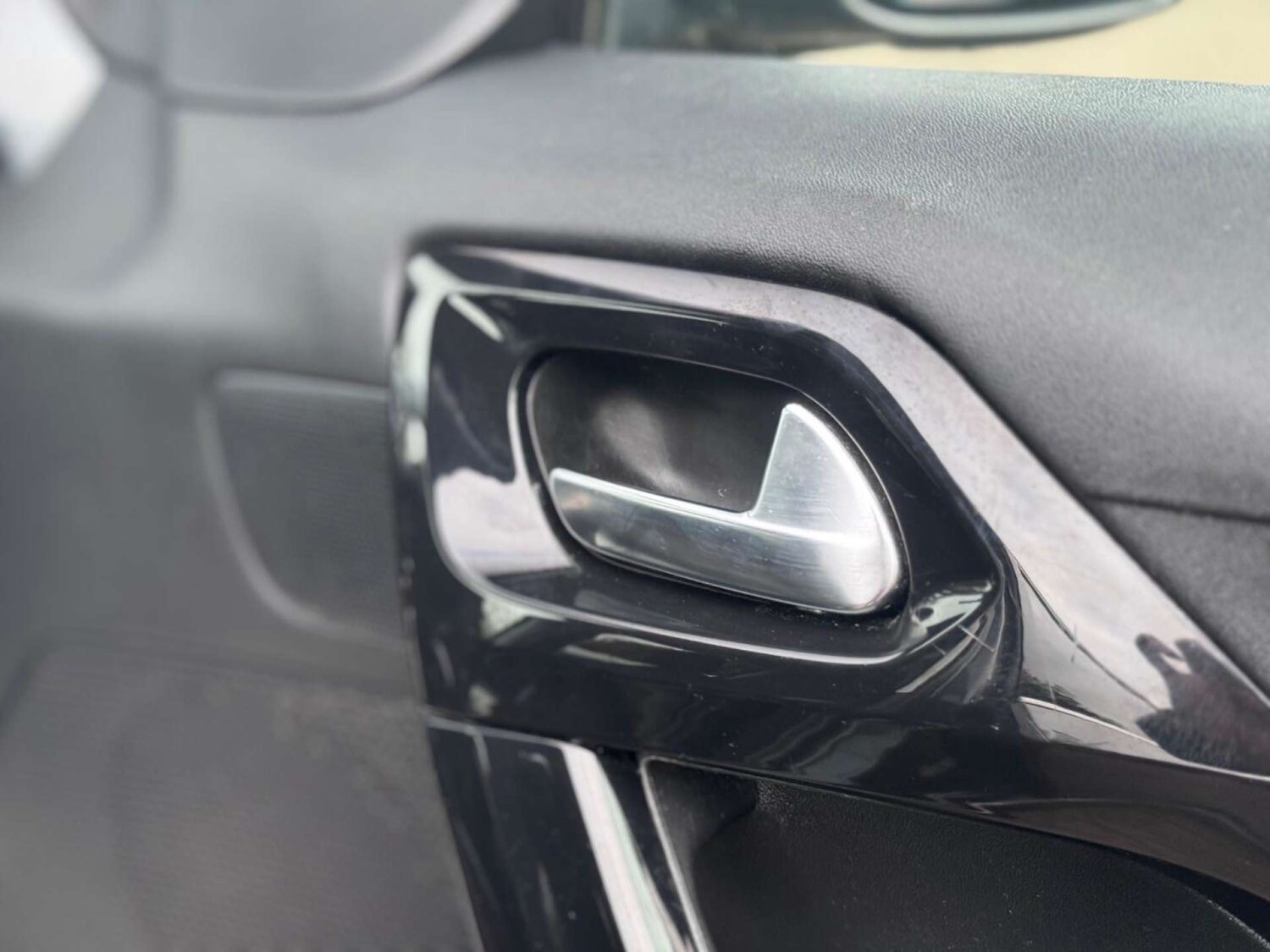 Used Peugeot 208 2015 for sale - 77128492: Photo 27