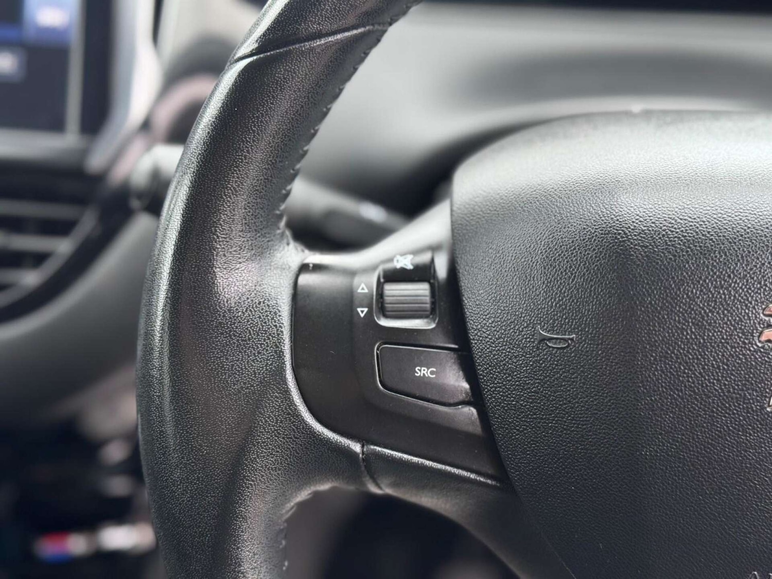 Used Peugeot 208 2015 for sale - 77128492: Photo 29