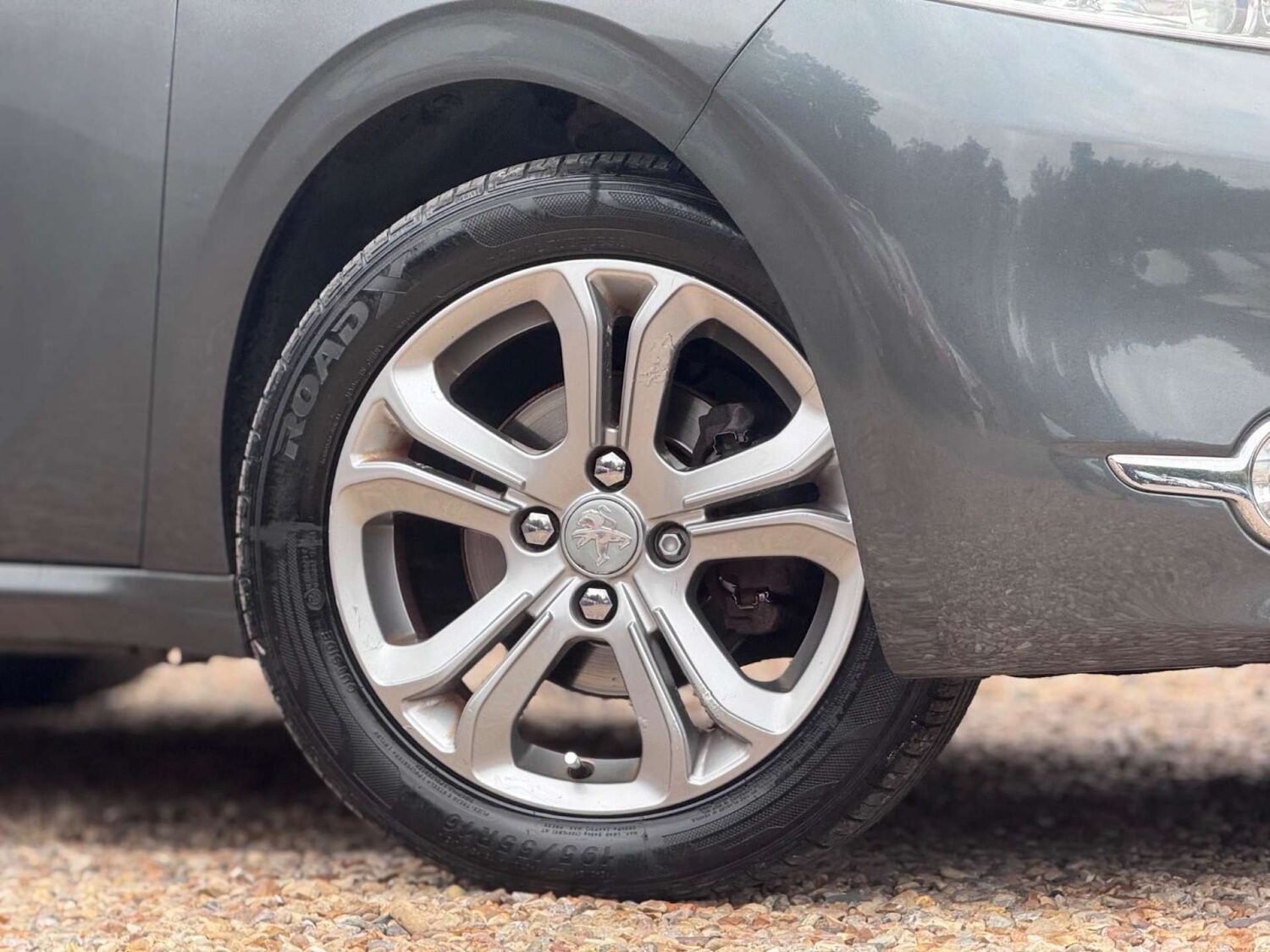 Used Peugeot 208 2015 for sale - 77128492: Photo 5