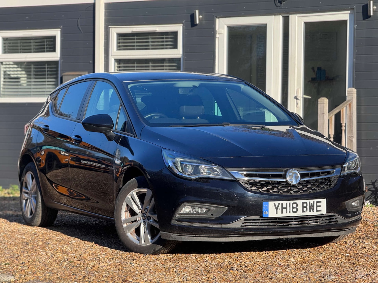 Used Vauxhall Astra 2018 for sale - 77128482: Photo 1
