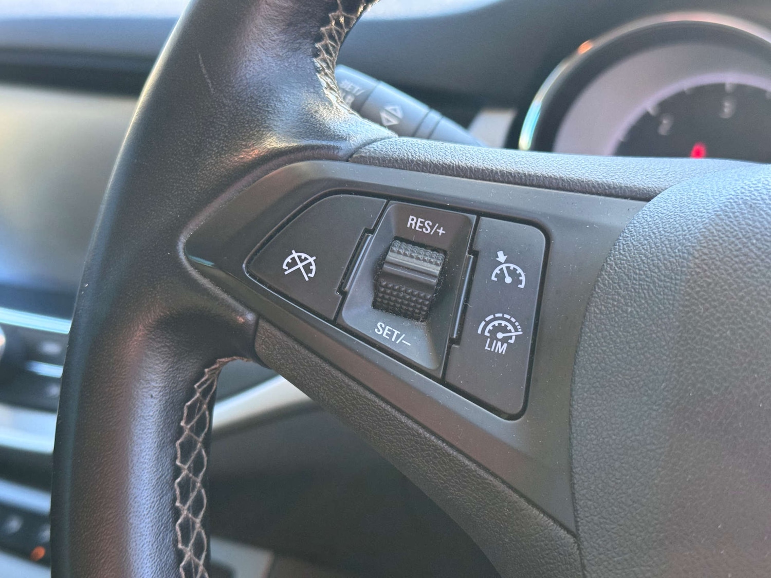 Used Vauxhall Astra 2018 for sale - 77128482: Photo 15