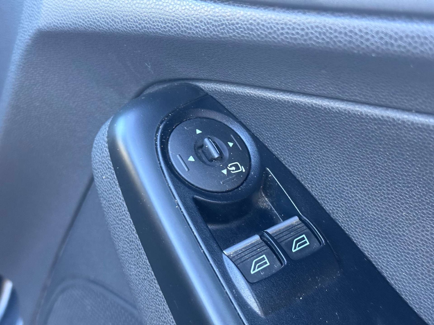 Used Ford Fiesta 2017 for sale - 77128508: Photo 17