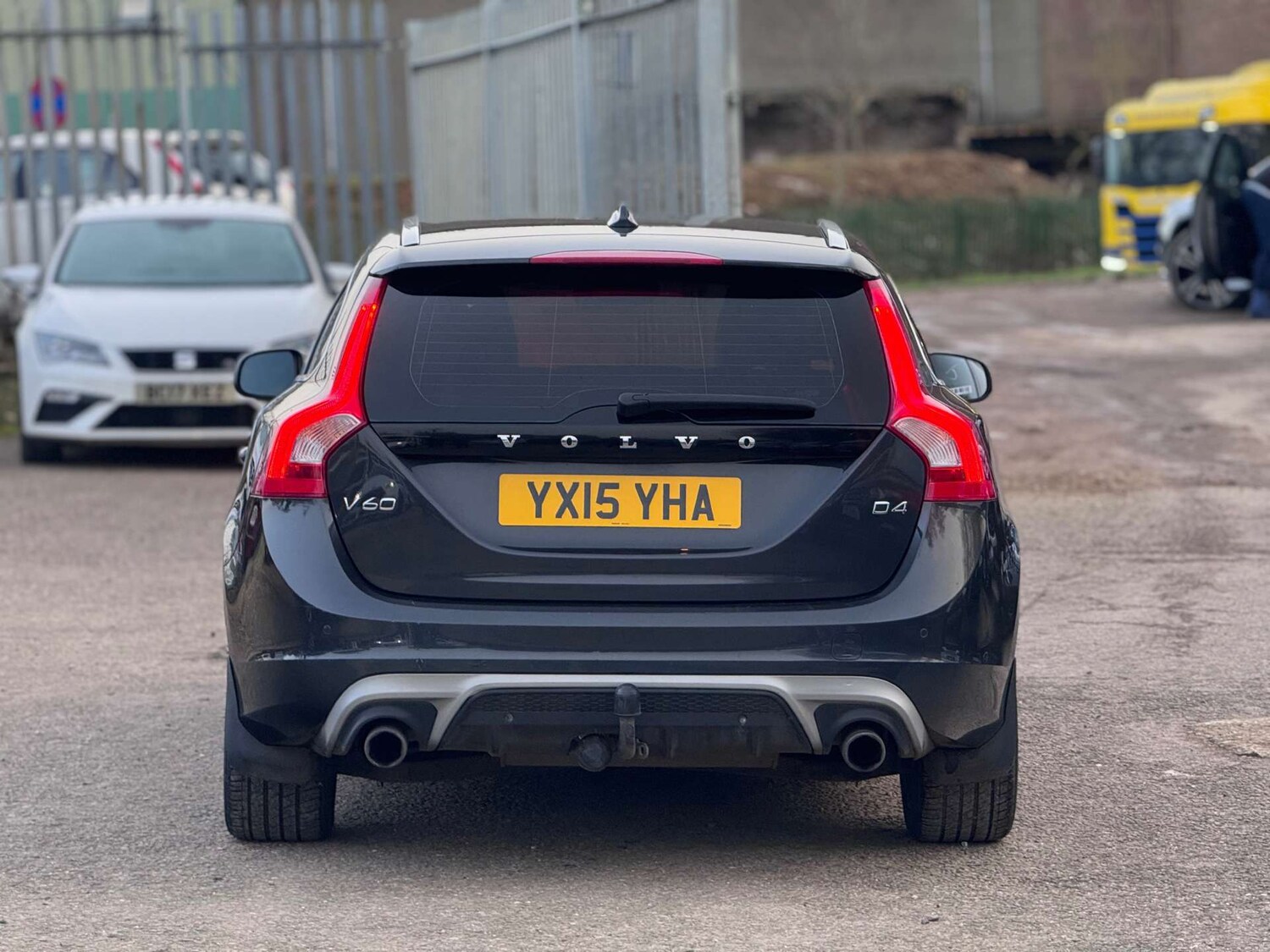 Used Volvo V60 2015 for sale - 77562667: Photo 10