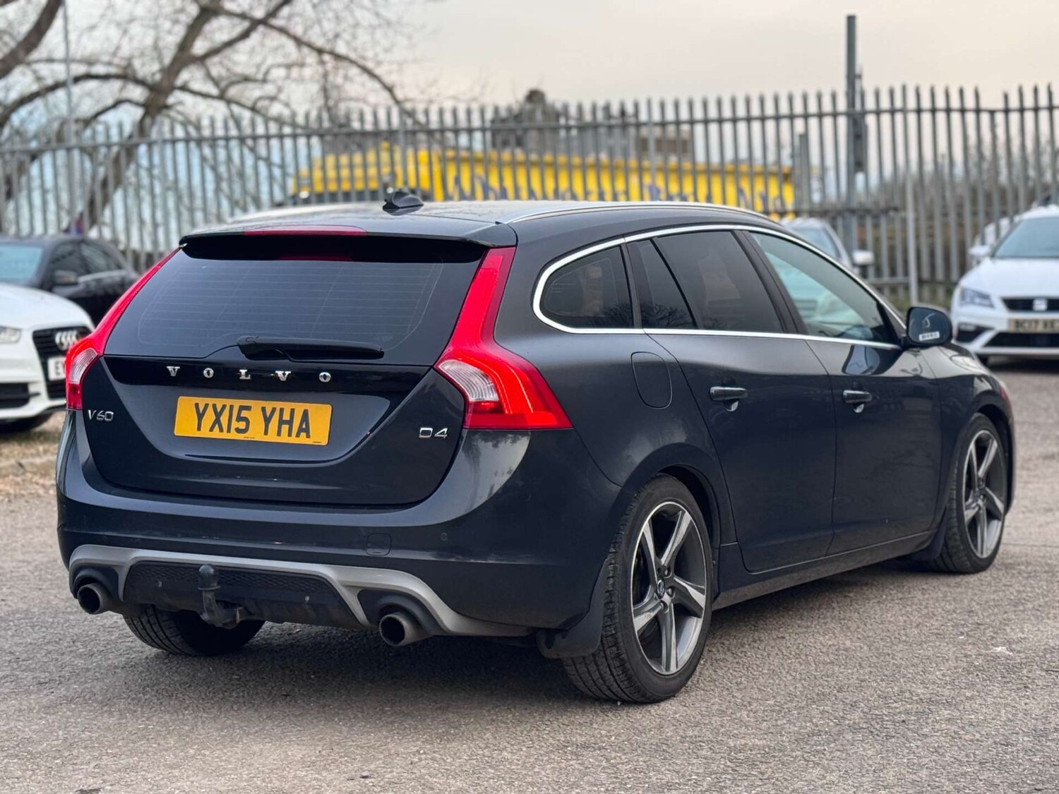 Used Volvo V60 2015 for sale - 77562667: Photo 13