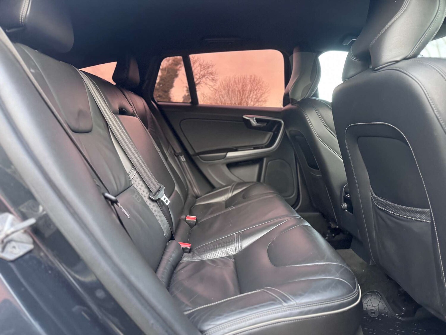 Used Volvo V60 2015 for sale - 77562667: Photo 26