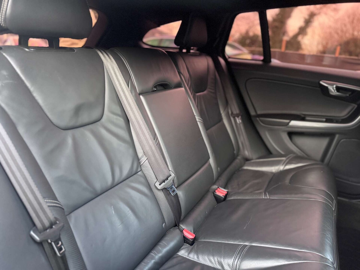 Used Volvo V60 2015 for sale - 77562667: Photo 29