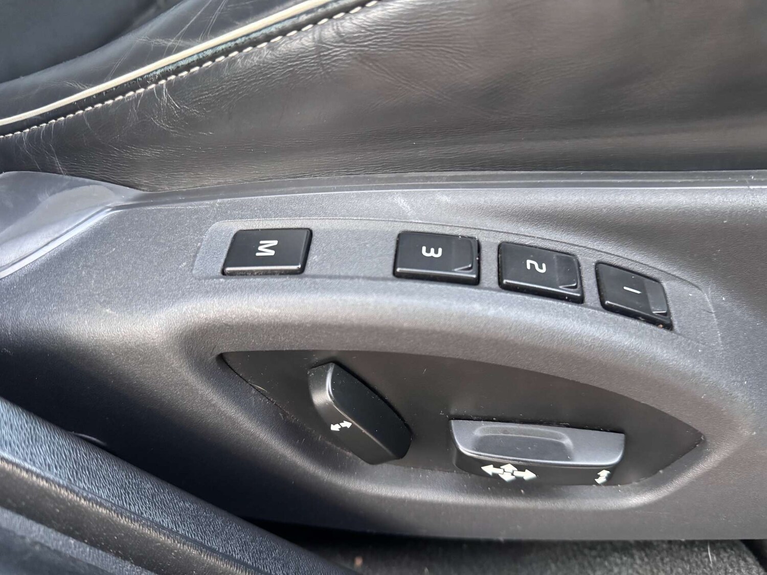 Used Volvo V60 2015 for sale - 77562667: Photo 30