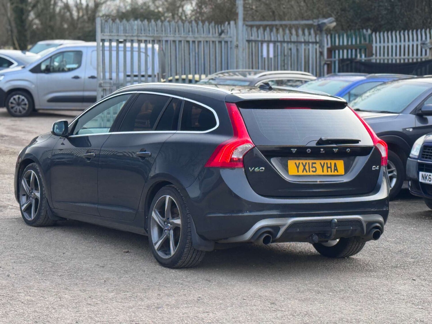 Used Volvo V60 2015 for sale - 77562667: Photo 6
