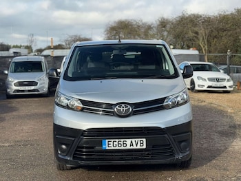 Used Toyota PROACE CITY Verso 2017 for sale - 77484935: Photo
