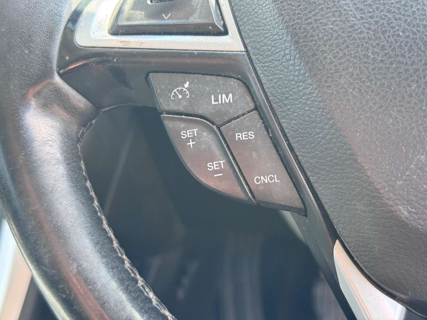 Used Ford Mondeo 2015 for sale - 77128483: Photo 32