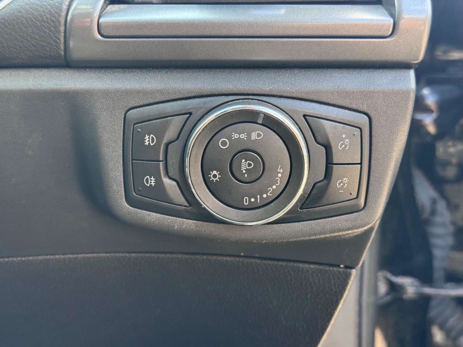 Used Ford Mondeo 2015 for sale - 77128483: Photo 35