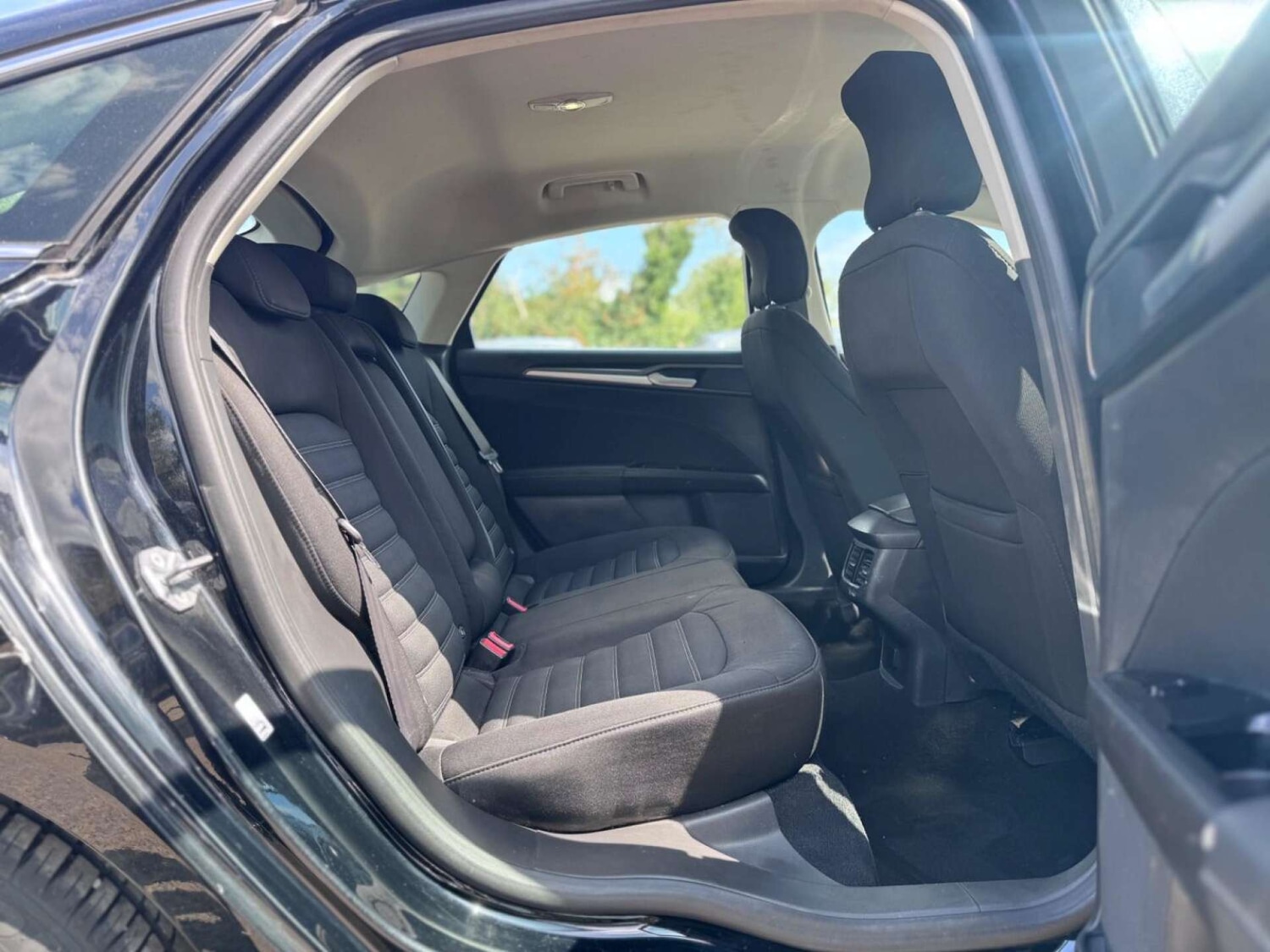 Used Ford Mondeo 2015 for sale - 77128483: Photo 37