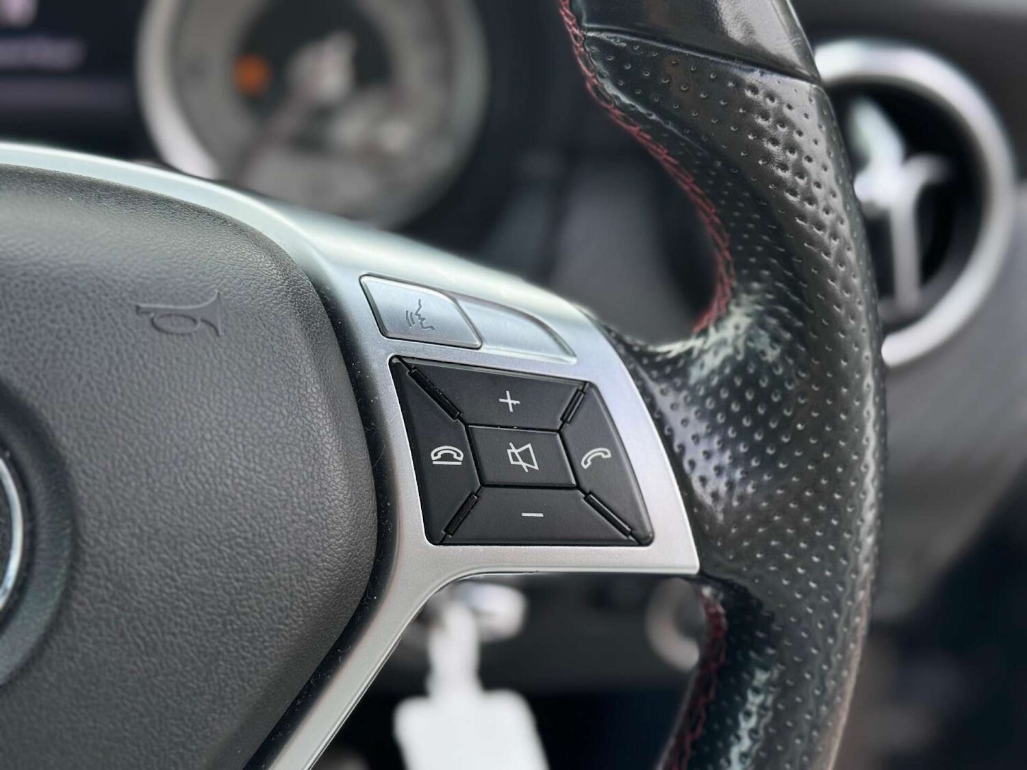 Used Mercedes-Benz A-Class 2014 for sale - 77128472: Photo 31