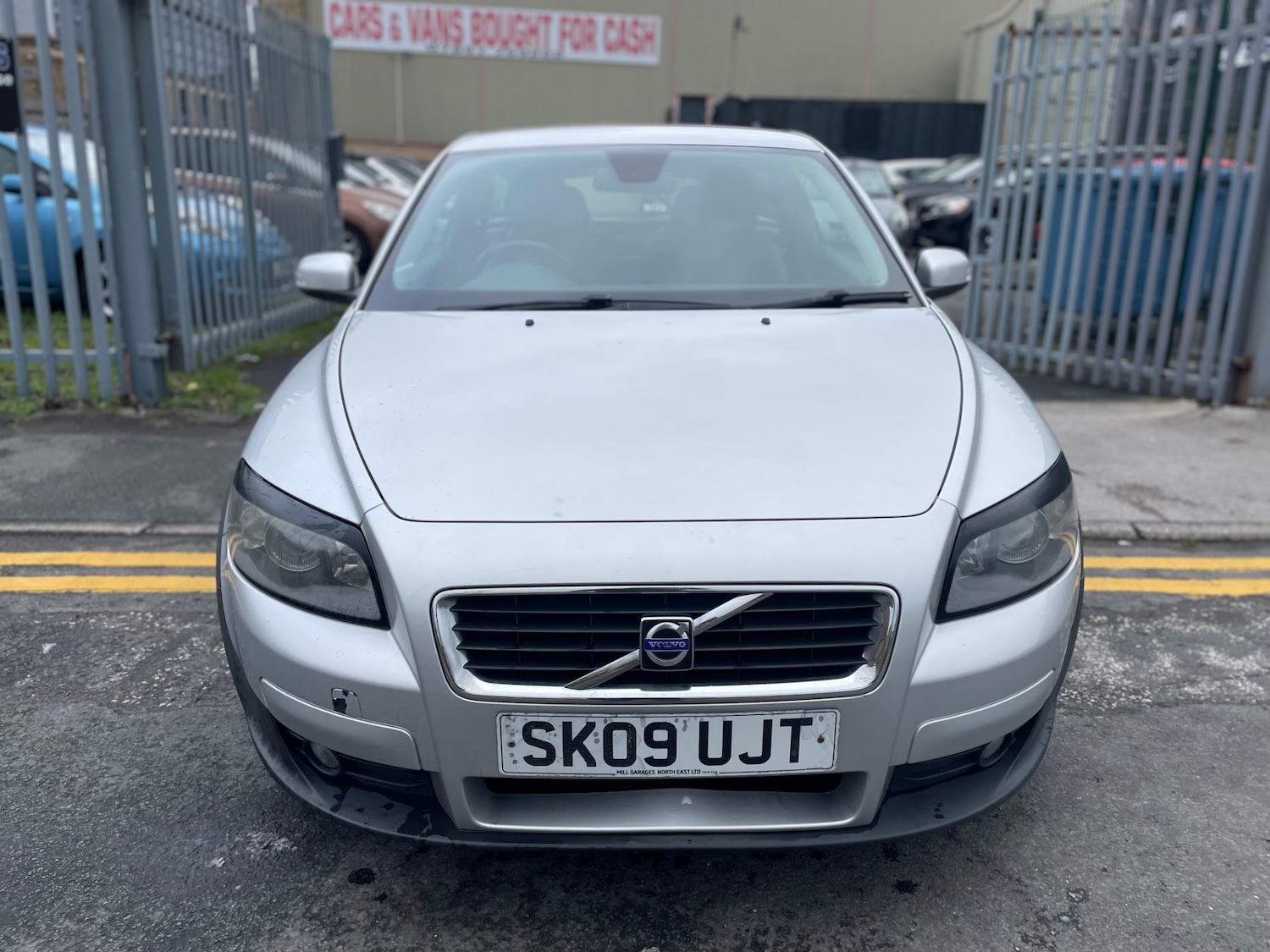 Used Volvo C30 2009 for sale - 77535837: Photo 2