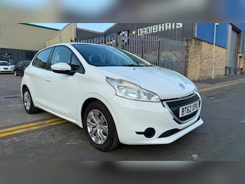 Used Peugeot 208 2013 for sale - 79277427: Photo