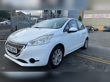 Used Peugeot 208 2013 for sale - 79277427: Photo