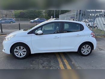 Used Peugeot 208 2013 for sale - 79277427: Photo
