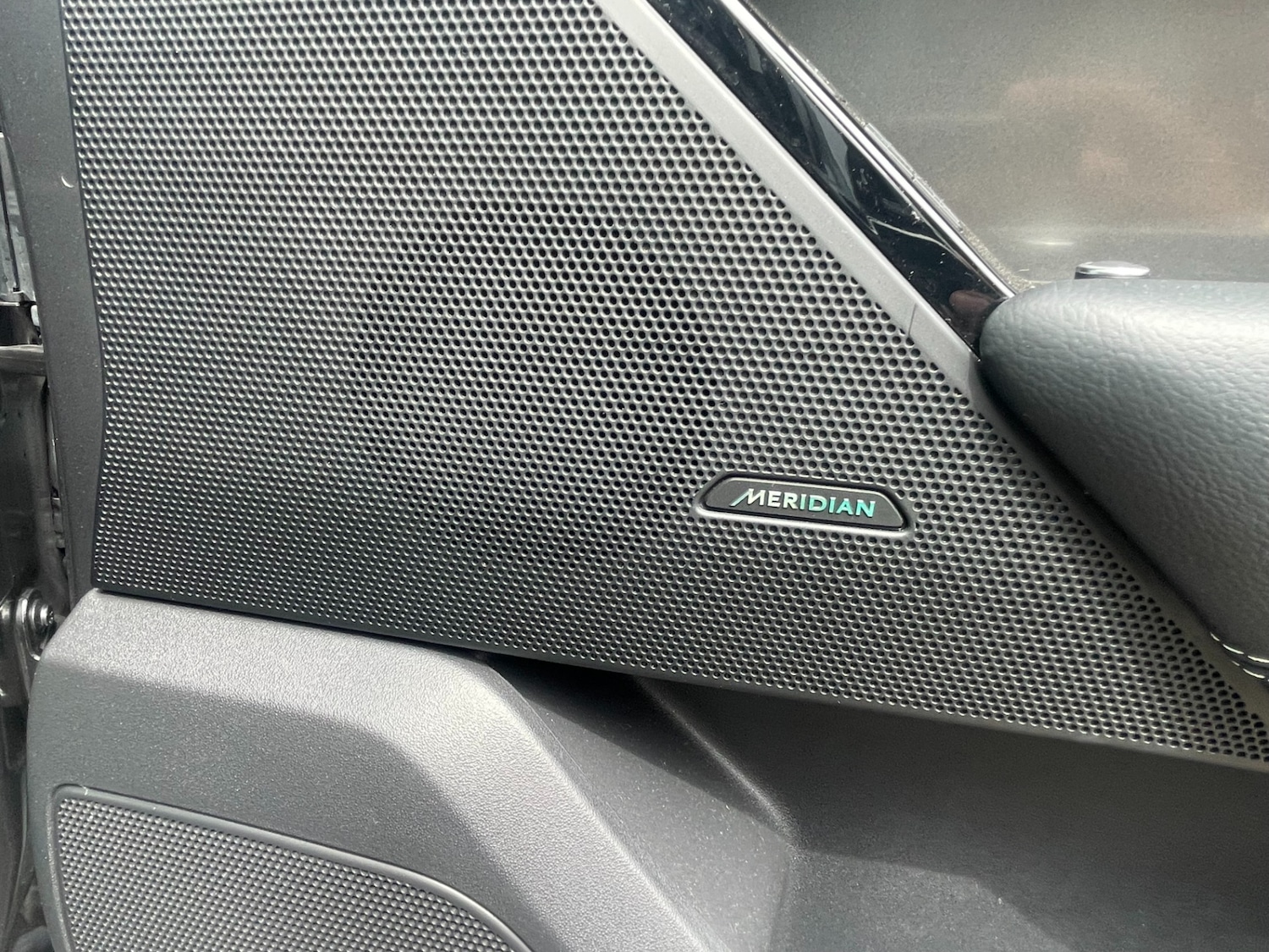 Used Land Rover Range Rover Velar 2018 for sale - 76718746: Photo 10